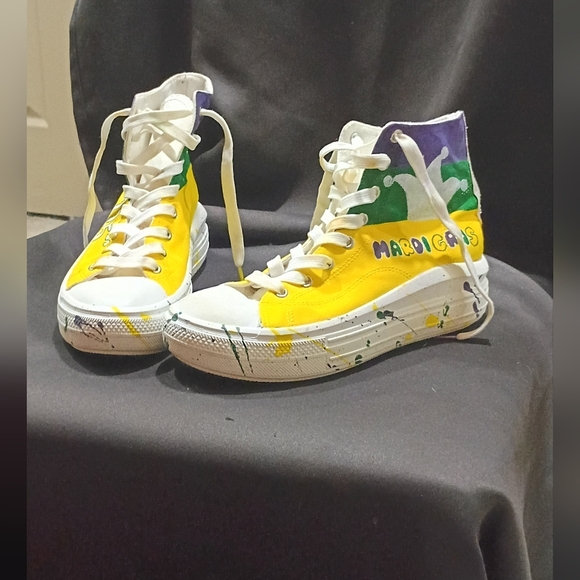 Woman's hand-painted high-top sneakers by Top Moda with a Mardi Gras theme Sz 9 - Picture 2 of 11